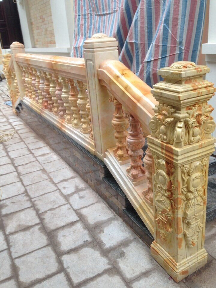 Nâng tầm ngôi nhà khi sử dụng lan can đá tự nhiên