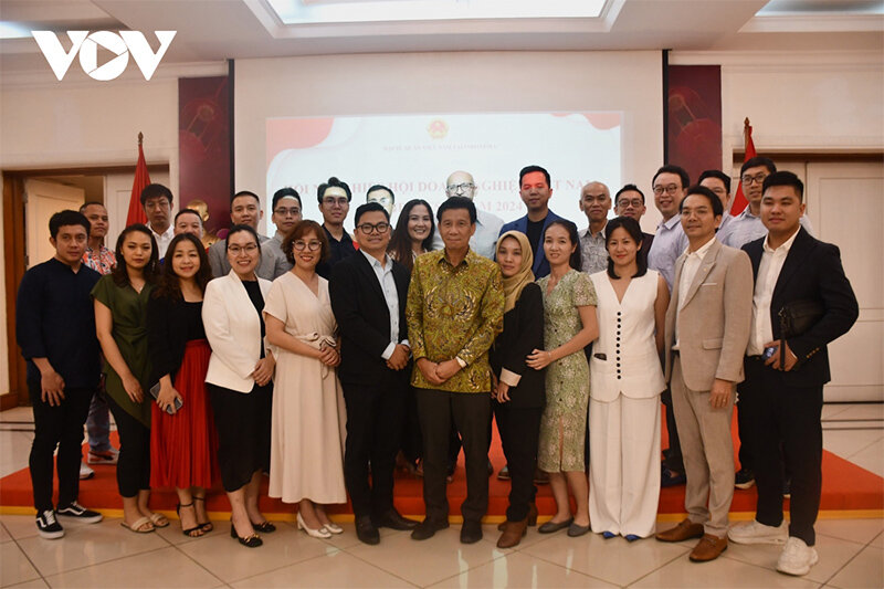 Newlando làm việc với hiệp hội doanh nghiệp Việt Nam tại Indonesia