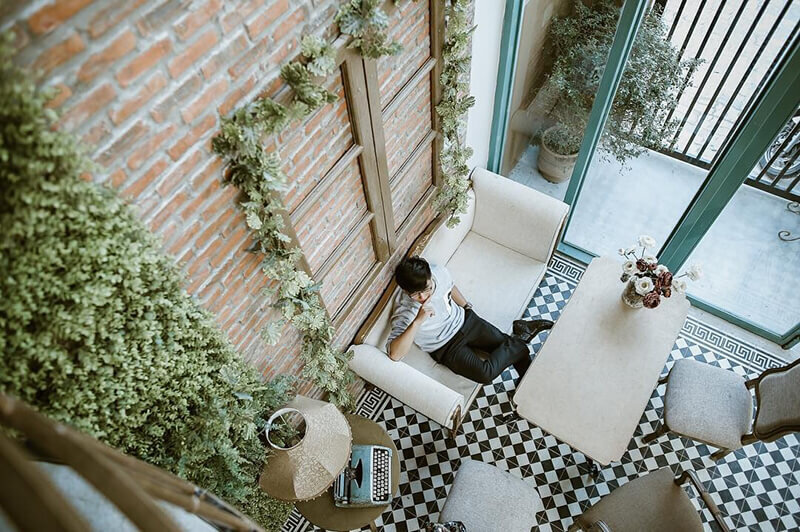 Trang trí quán cafe đẹp mắt với gạch bông lát nền